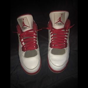 Jordan 4 fire red 2012